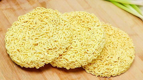 方便面變身香醬餅袋，一次三袋不夠吃的絕妙做法分享